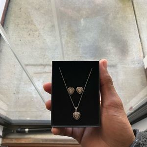 Kay’s Jeweler Heart Jewelry Set